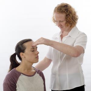 Kinesiologie Frau - AdobeStock Alistair Cotton Kinesiologie Frau - AdobeStock Alistair Cotton
